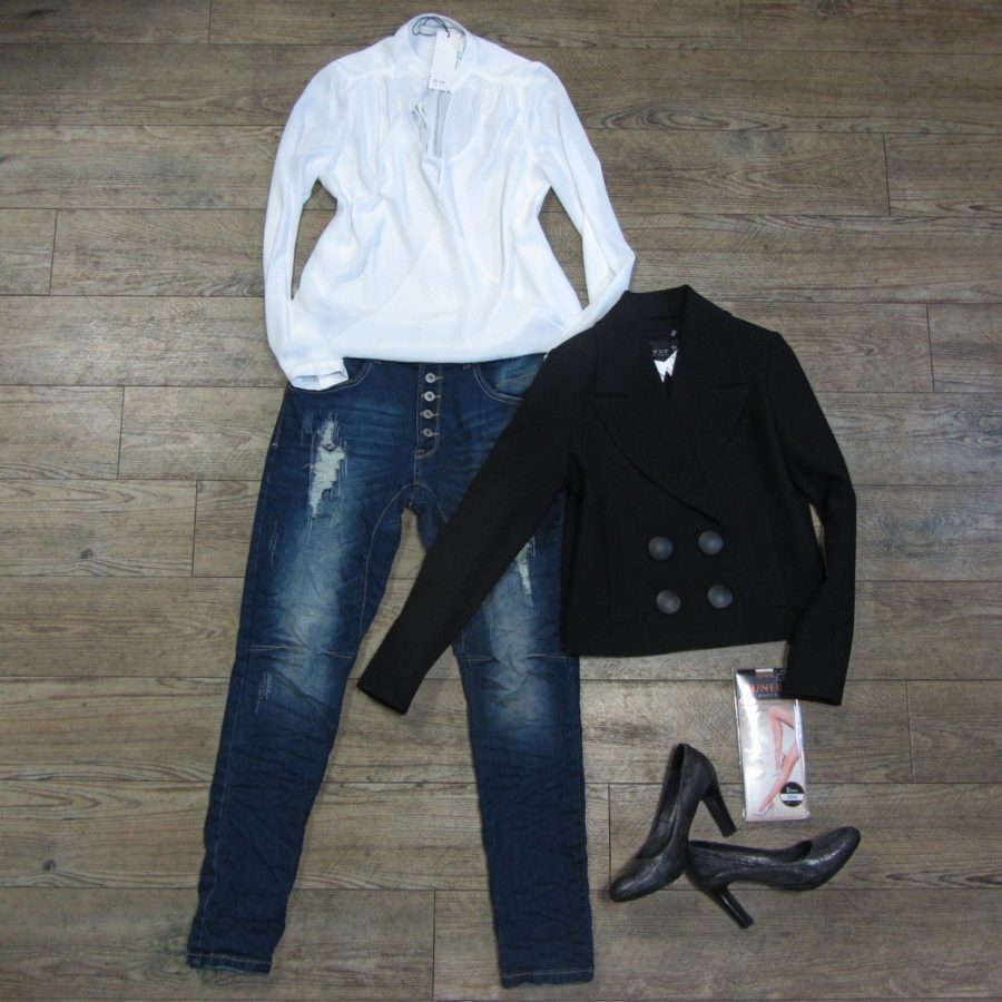 Bluse von oui, Blazer von SET, Jeans von Zuzu, Feinkniestrumpf von Kuner_bearbeitet