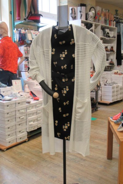 Dress und Cardigan von oui