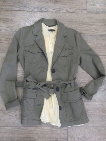 Ugility-Jacket und Plissee-Top von SET