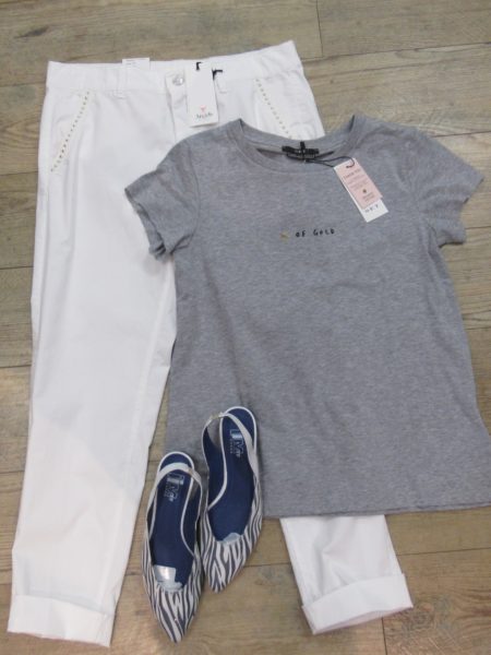 T-Shirt von SET, Chino von Angels, Slingpumps von iiM77