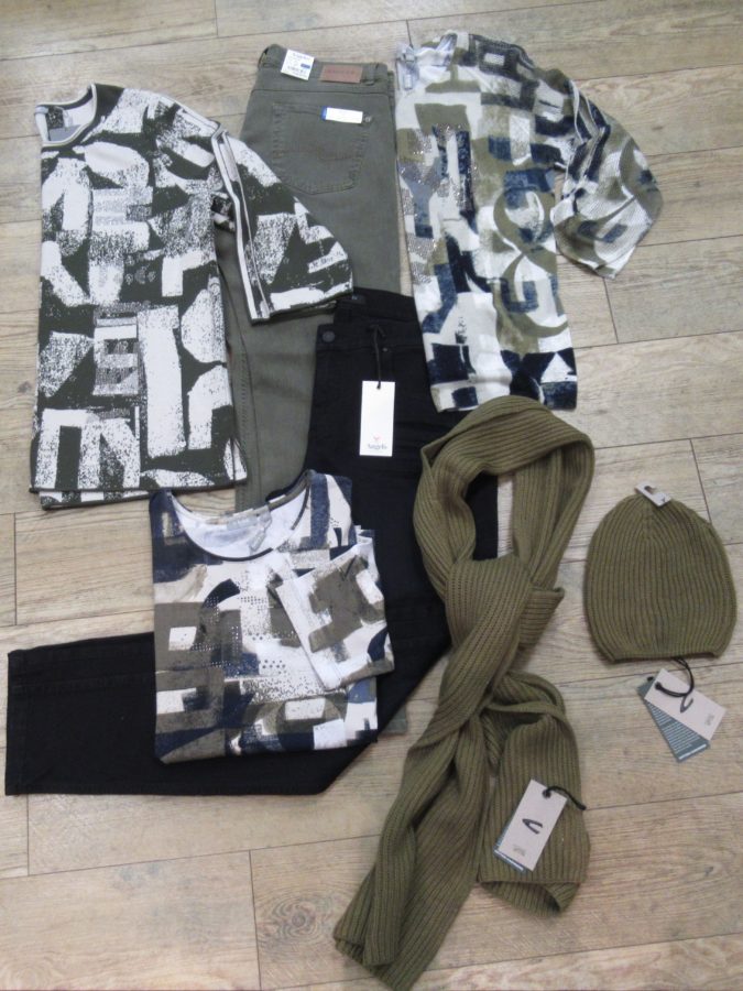 Oberteile von Rabe, Hose von Angels, Mütze und Schal von camel active