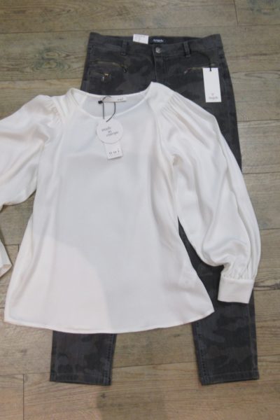 Bluse von oui, Jeans von Angels